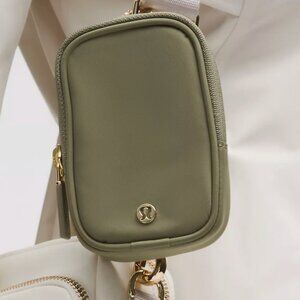 Lululemon Clippable Nano Pouch
